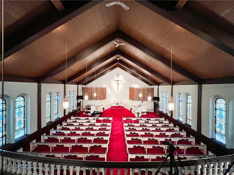 More Photos Of 230 E Jefferson St, Butler Religious Facility For Sale