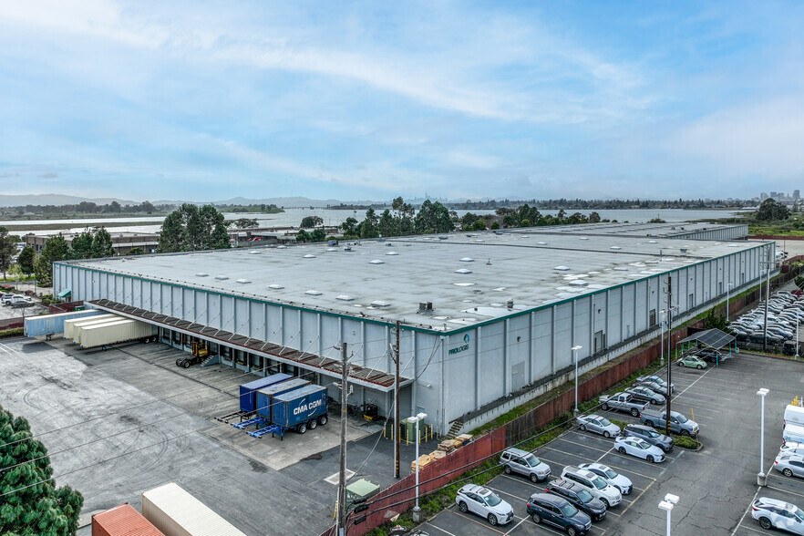 Primary Photo Of 7200-7240 Edgewater Dr, Oakland Warehouse For Lease