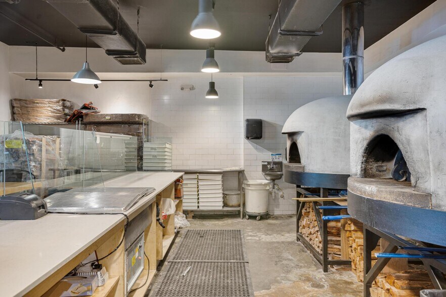 More Photos Of 5840 SW 71st St, South Miami Restaurant For Sale