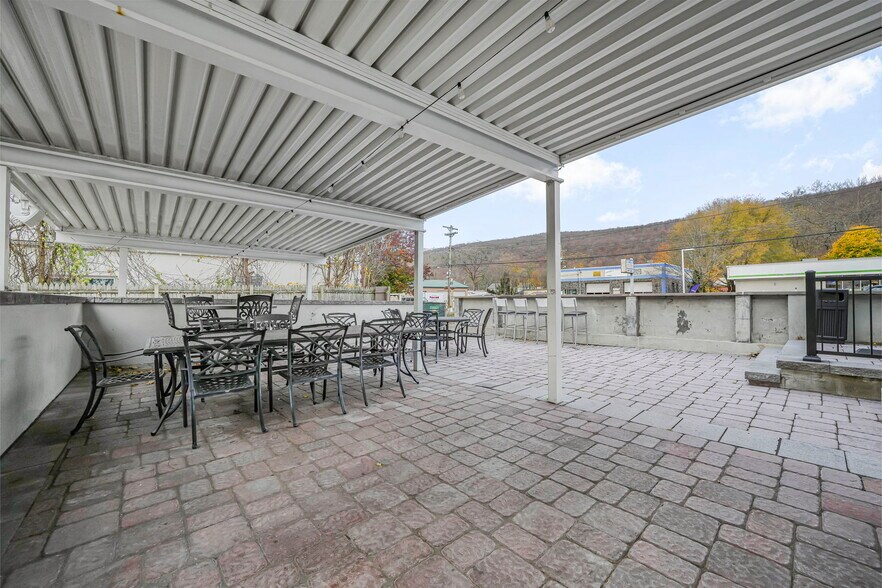 More Photos Of 112 Windermere Ave, Greenwood Lake Bar For Sale