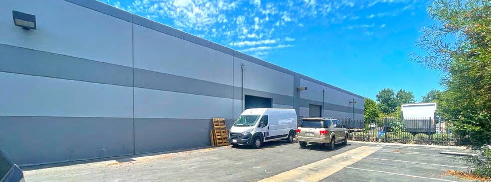 More Photos Of 30786 Wealth St, Murrieta Warehouse For Sale