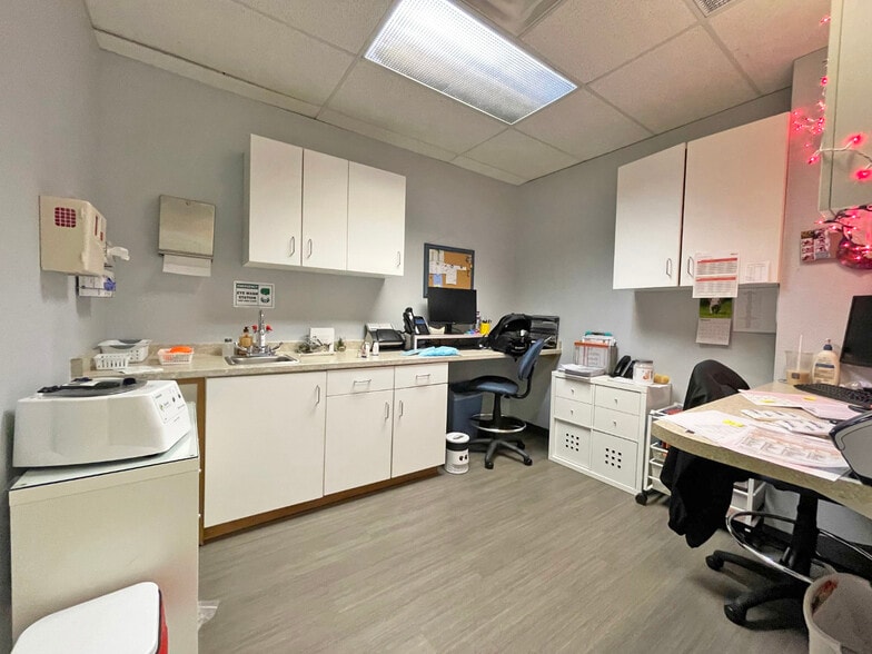 More Photos Of 2021 Battlecreek Dr, Fort Collins Medical For Sale