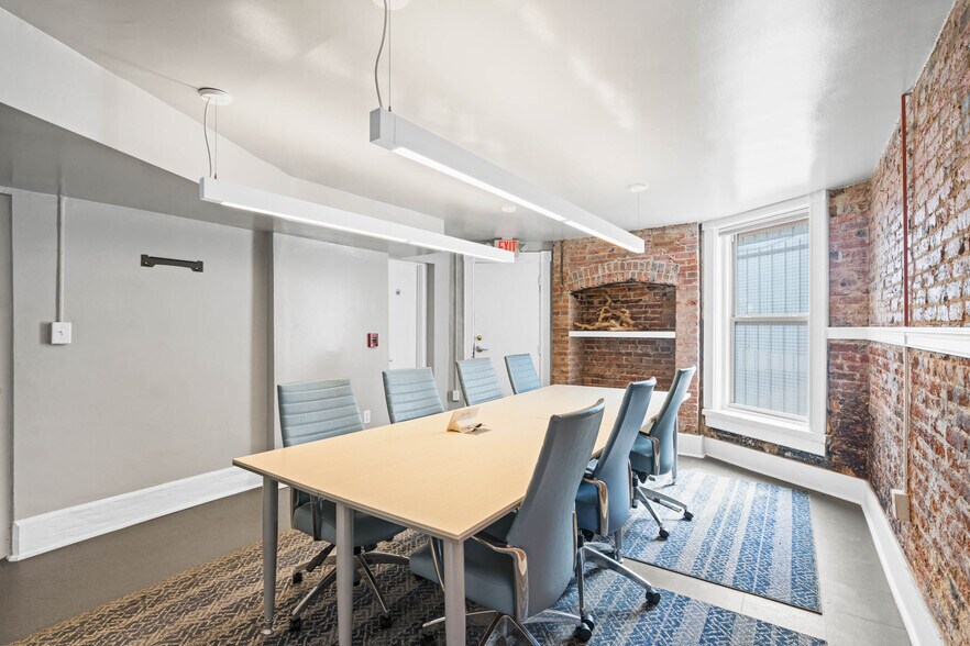 More Photos Of 2008 Hillyer Pl NW, Washington Office Residential For Sale