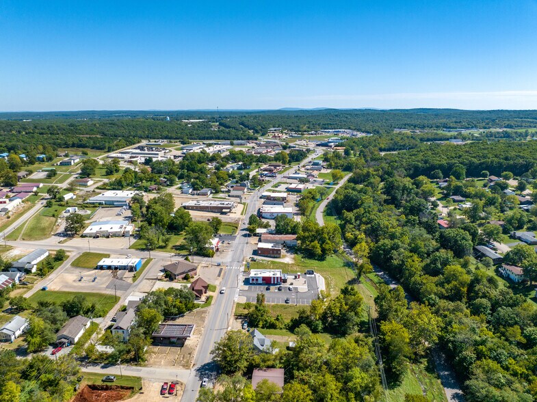 More Photos Of 375 E High St, Potosi Fast Food For Sale