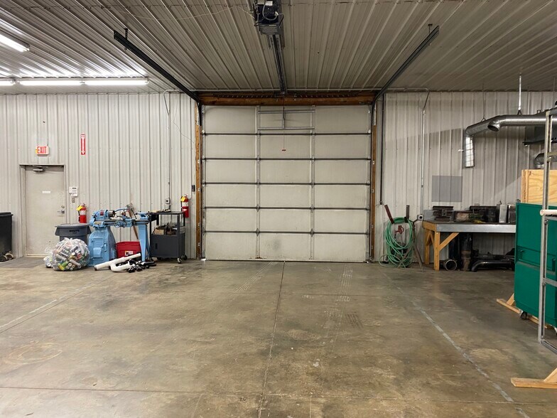More Photos Of 6930 SR 67 Hwy, Muncie Light Distribution For Sale