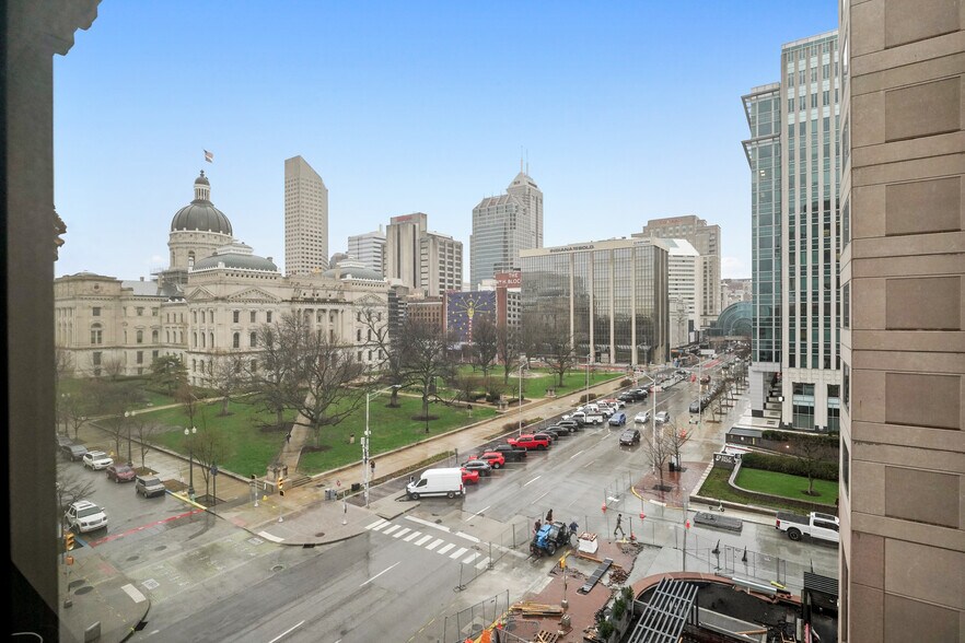 More Photos Of 301-309 W Washington St, Indianapolis Office For Lease