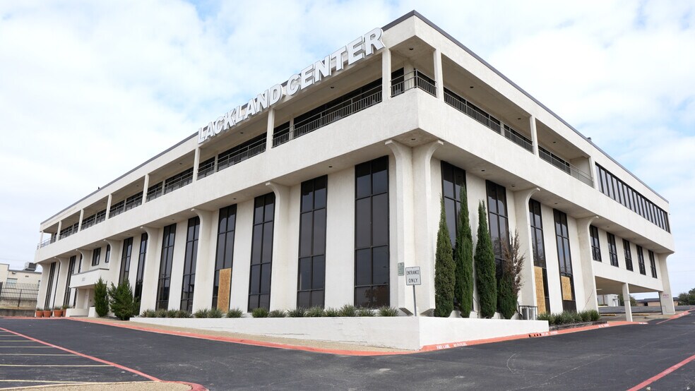 Primary Photo Of 2821 Lackland Rd, Fort Worth Office For Sale