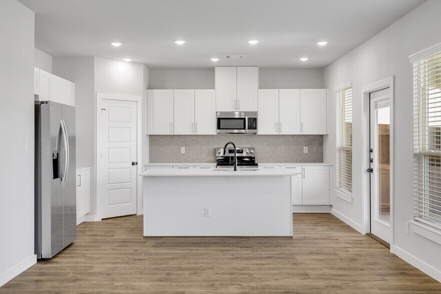 More Photos Of 4059 Clovis St, Midlothian Multifamily For Sale