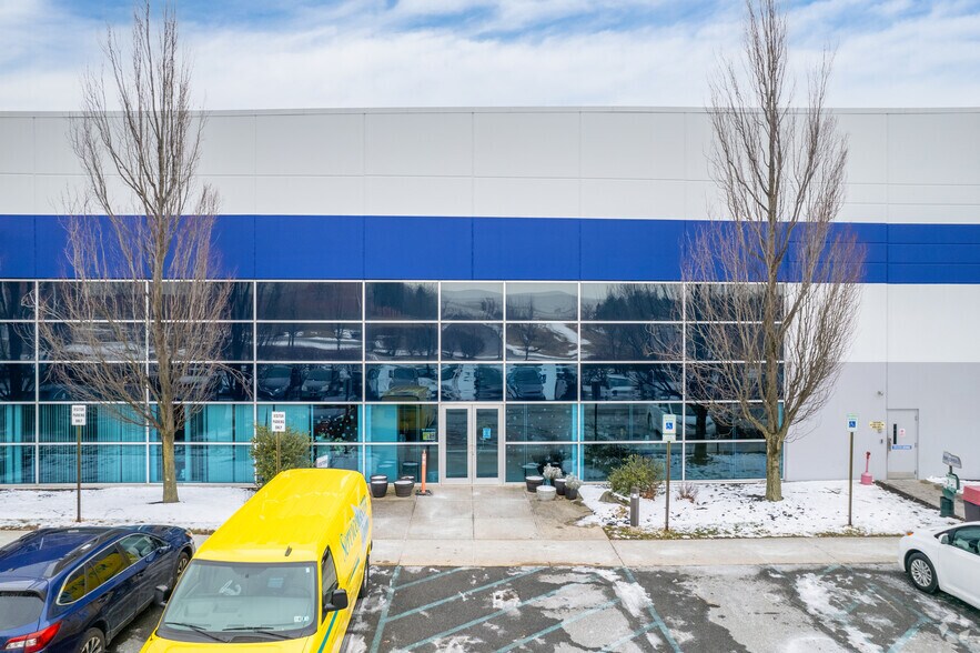 More Photos Of 9775 Commerce Cir, Kutztown Warehouse For Lease