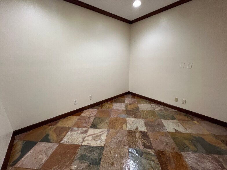 More Photos Of 32502 US Highway 19 N, Palm Harbor Medical For Lease