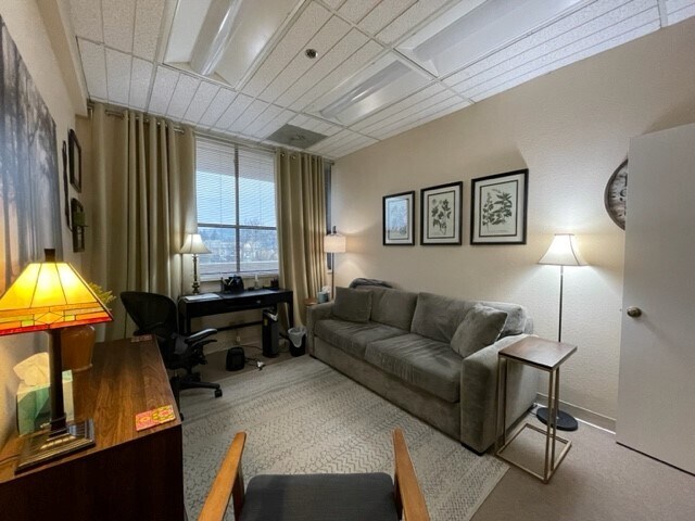 More Photos Of 190 S Orchard Ave, Vacaville Office For Lease