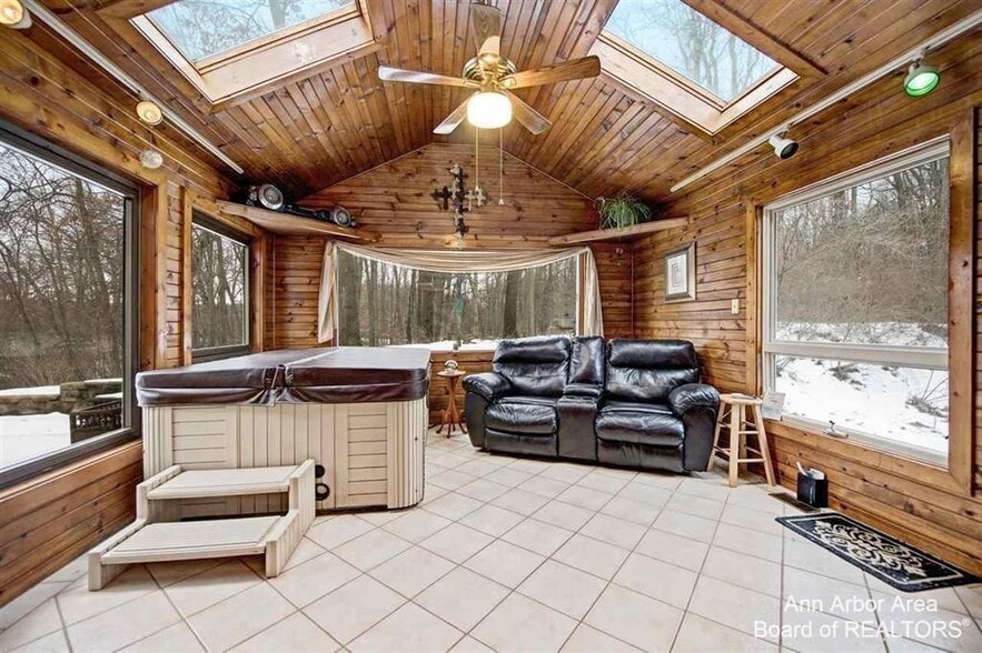 More Photos Of 12227-12229 Seymour Rd, Grass Lake Restaurant For Sale