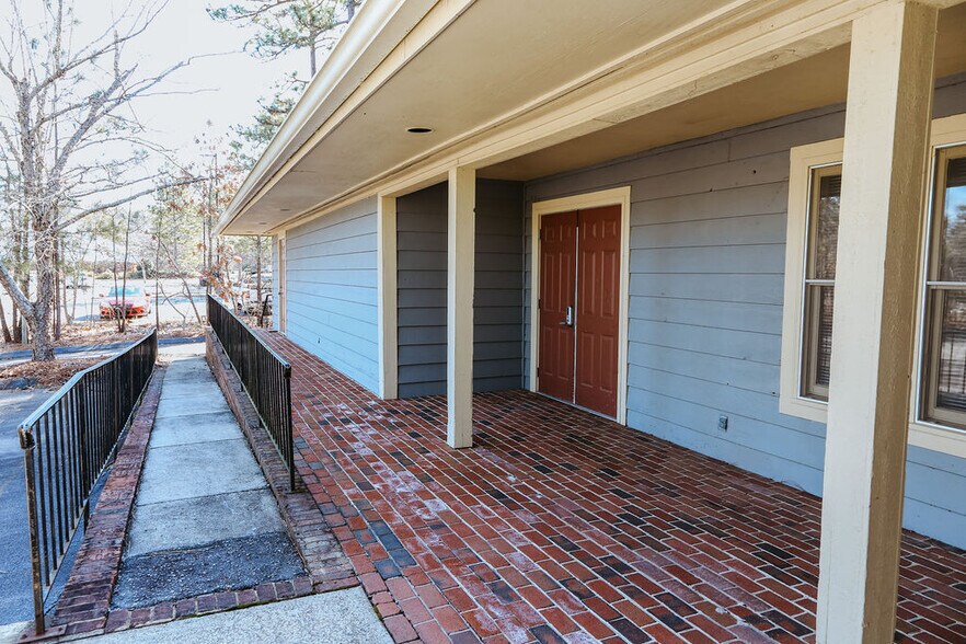 More Photos Of 70 Memorial Dr, Pinehurst Medical For Lease