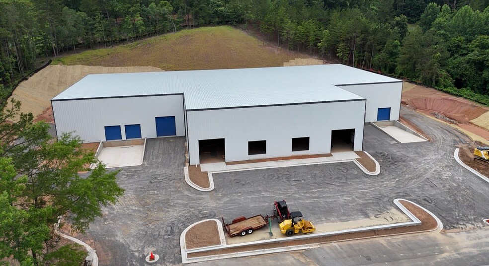 More Photos Of 129 Wes Walker Memorial Dr, Ball Ground Warehouse For Lease