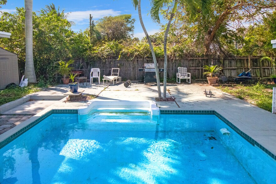 More Photos Of 3570 N Old Dixie Hwy, Delray Beach Apartments For Sale