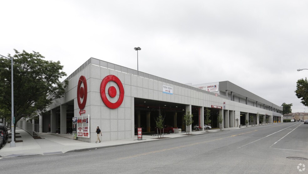 More Photos Of Hutchinson River Pky @ Wennerplace, Bronx Unknown For Lease