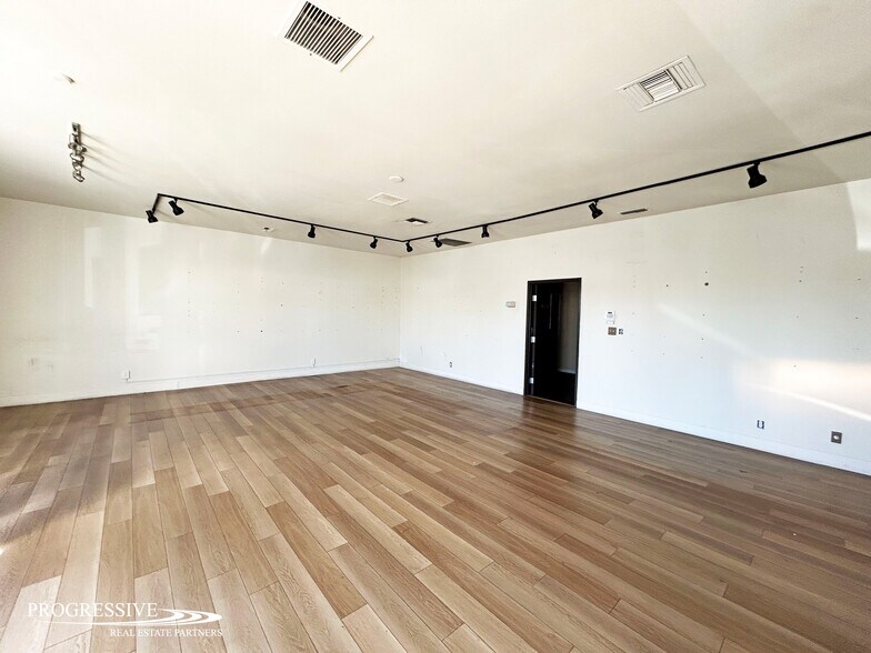 More Photos Of 843-861 Alosta Ave, Glendora Unknown For Lease