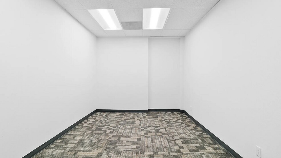 More Photos Of 2503 Lake Rd, Huntsville Office For Lease