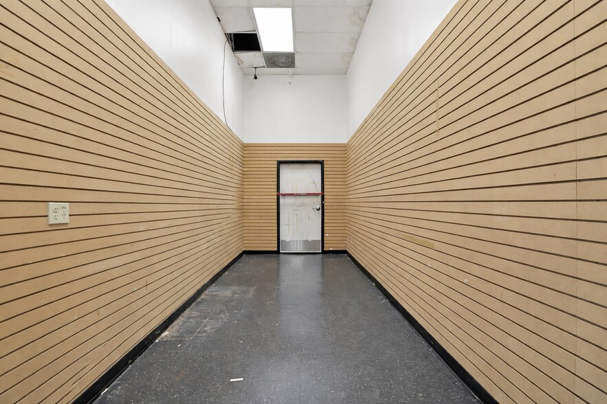 More Photos Of 10930 Long Beach Blvd, Lynwood Storefront For Lease