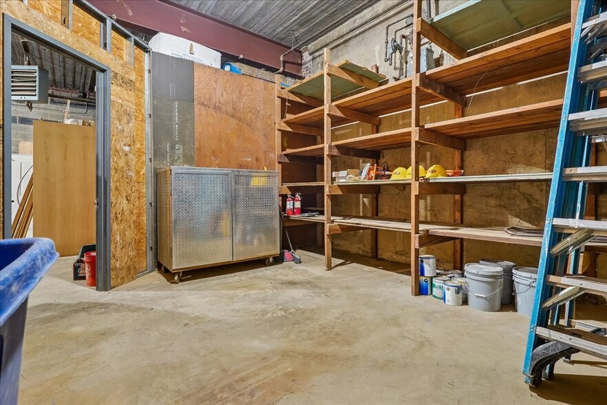 More Photos Of 6476-6492 Sligo Mill Rd, Takoma Park Warehouse For Lease
