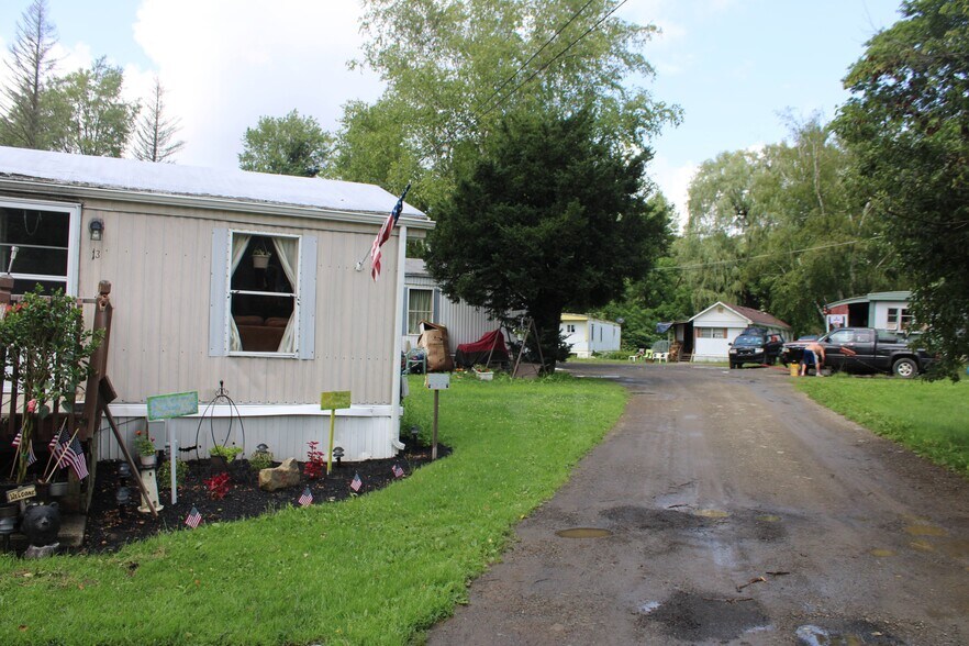 More Photos Of 27 Main St, Sinclairville Manufactured Housing Mobile Home Park For Sale