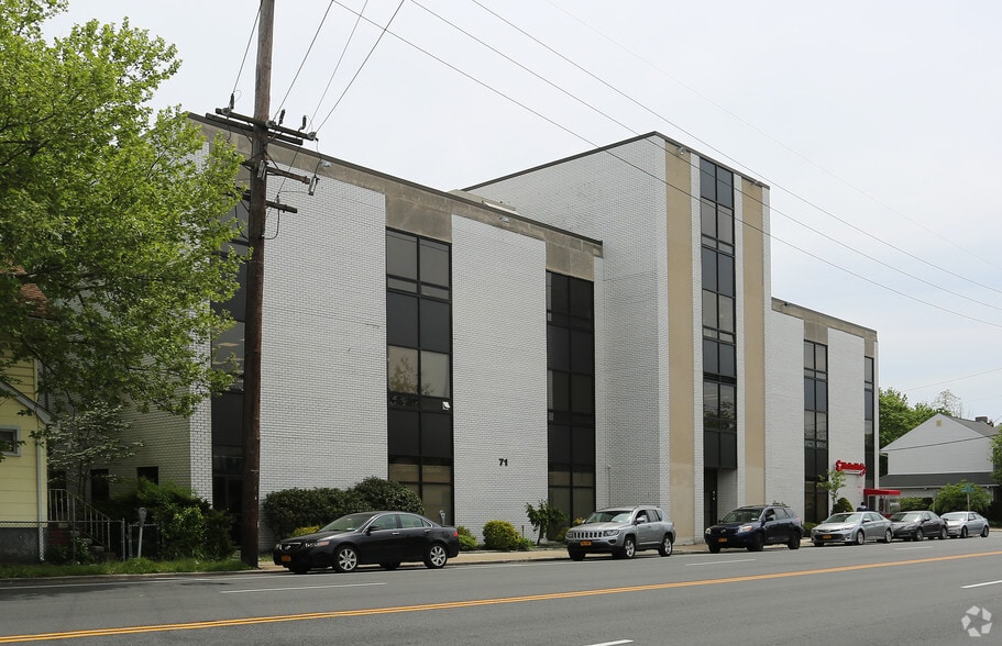 More Photos Of 71 S Central Ave, Valley Stream Office For Sale
