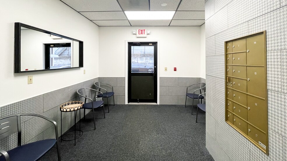 More Photos Of 2095 S Main St, Waterbury Office For Lease