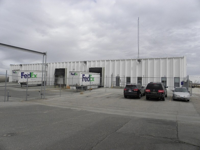 More Photos Of 6454 E Yellowstone Hwy, Evansville Warehouse For Lease