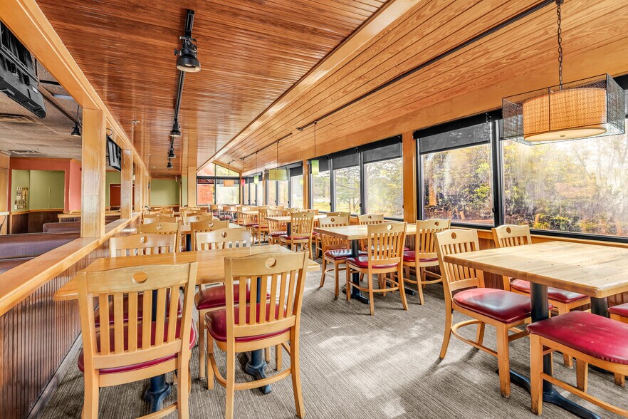 More Photos Of 1589 Big a Rd, Toccoa Flex For Sale