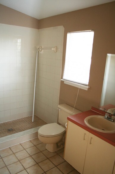 More Photos Of 128 Douglas Rd W, Oldsmar Apartments For Sale