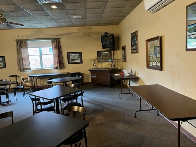 More Photos Of 303 Reid St, De Pere Restaurant For Sale