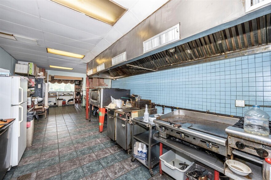 More Photos Of 615 S Main St, Woodsboro Restaurant For Sale