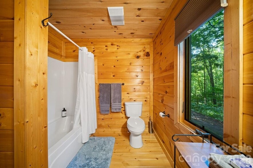 More Photos Of 504 Mountain View School Rd, Robbinsville Hotel For Sale