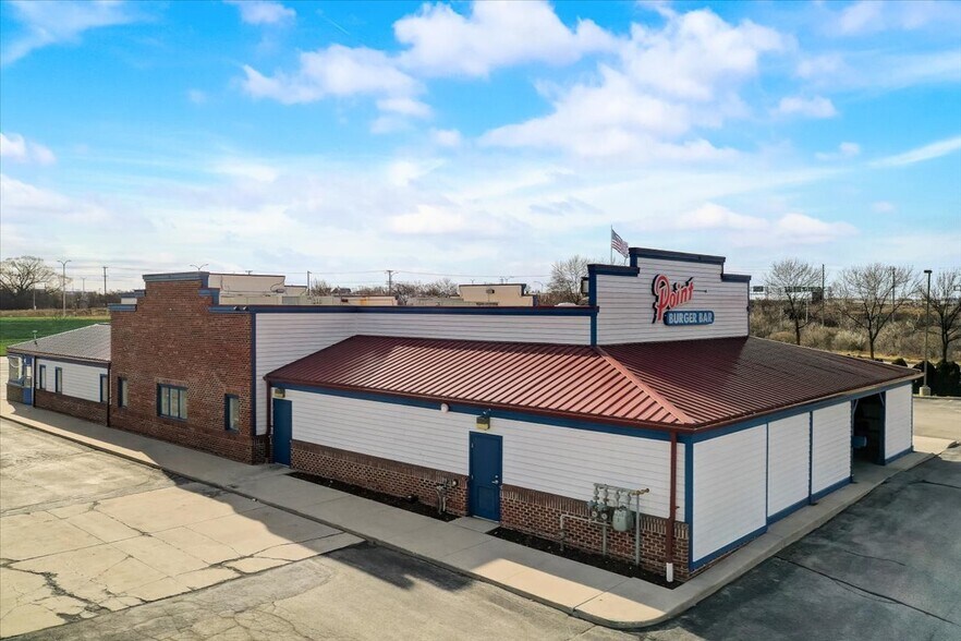 More Photos Of 10950 W Good Hope Rd, Milwaukee Restaurant For Sale