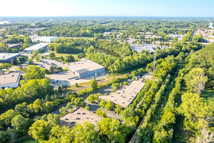 More Photos Of 5852-5870 Baker Rd, Minnetonka Unknown For Lease