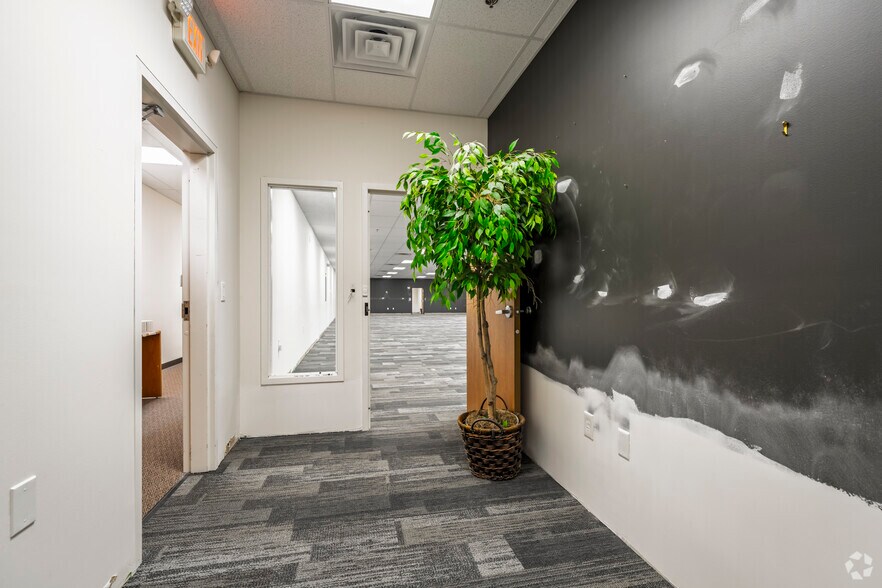 More Photos Of 8161 Executive Ct, Lansing Medical For Lease