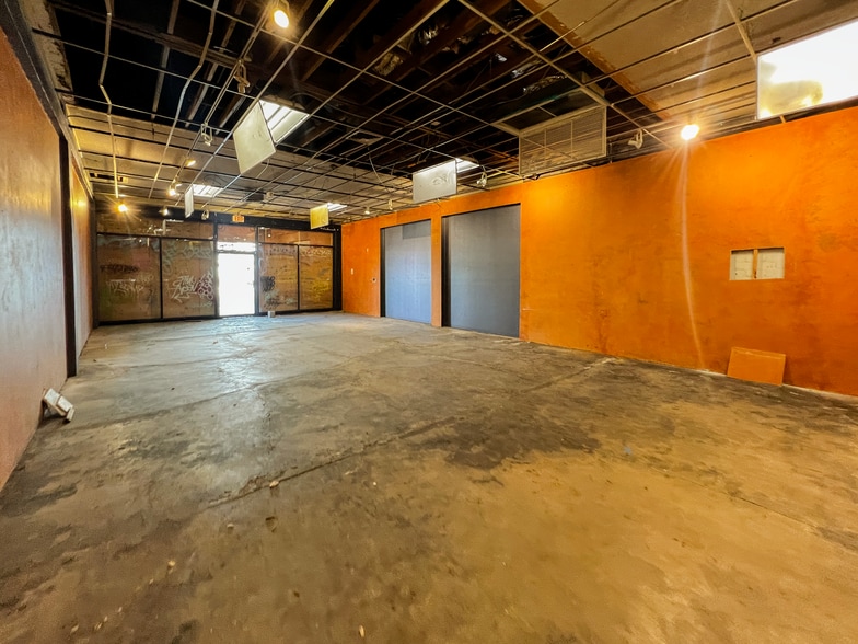 More Photos Of 1300 S Main St, Las Vegas Freestanding For Lease