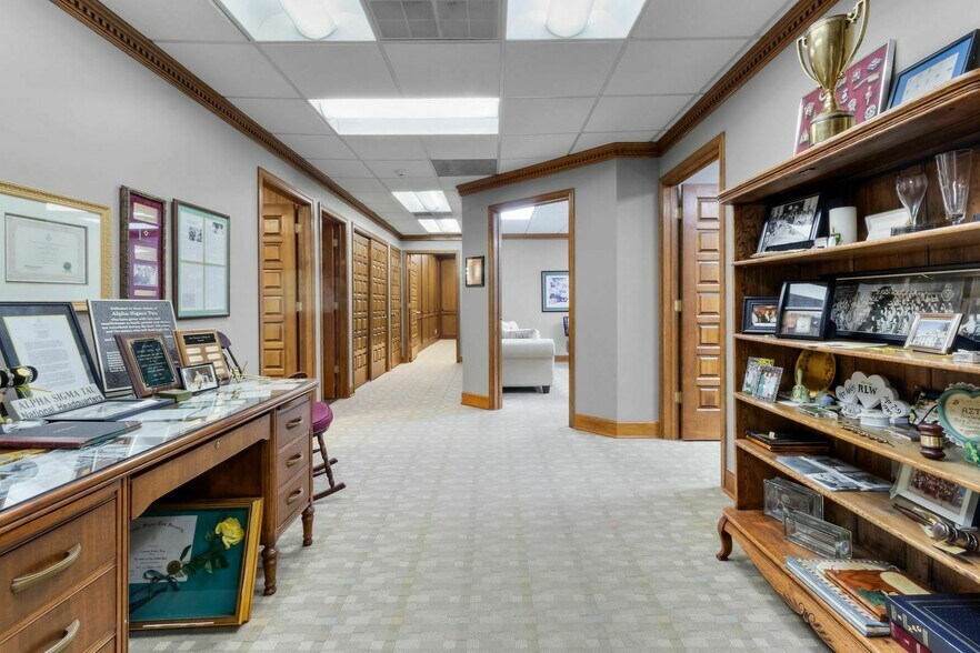 More Photos Of 3334 Founders Rd, Indianapolis Office For Sale