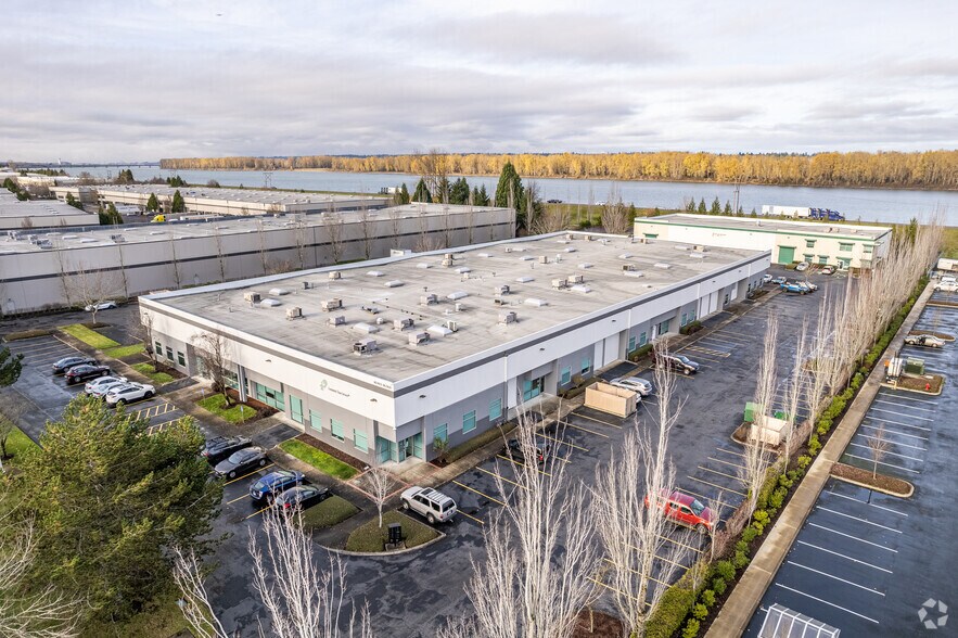 More Photos Of 16353 NE Cameron Blvd, Portland Warehouse For Lease