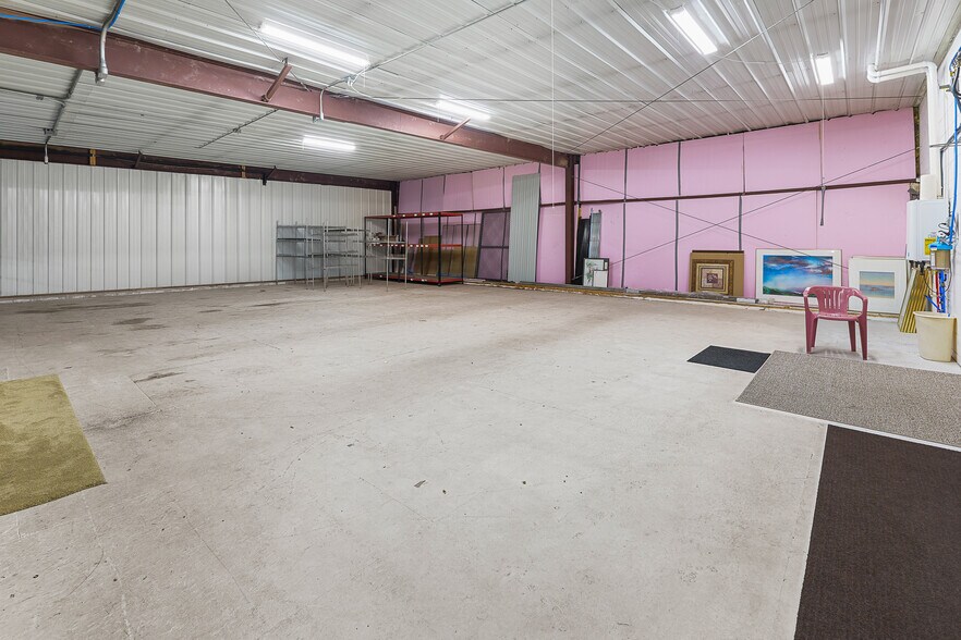 More Photos Of 560 Rolling Meadows, Fond Du Lac Light Distribution For Sale