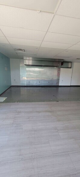 More Photos Of 413-424 5th St, Saint Charles Restaurant For Sale