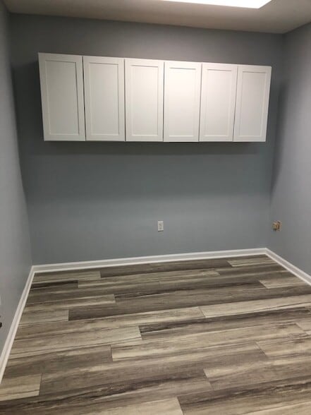 More Photos Of 722 Grant St, Herndon Medical For Sale