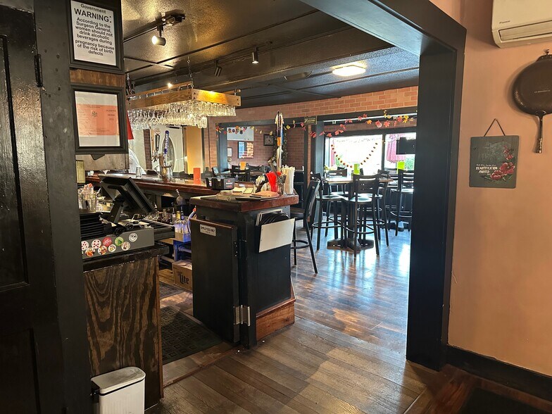 More Photos Of 131 Church St, Granville Specialty For Sale