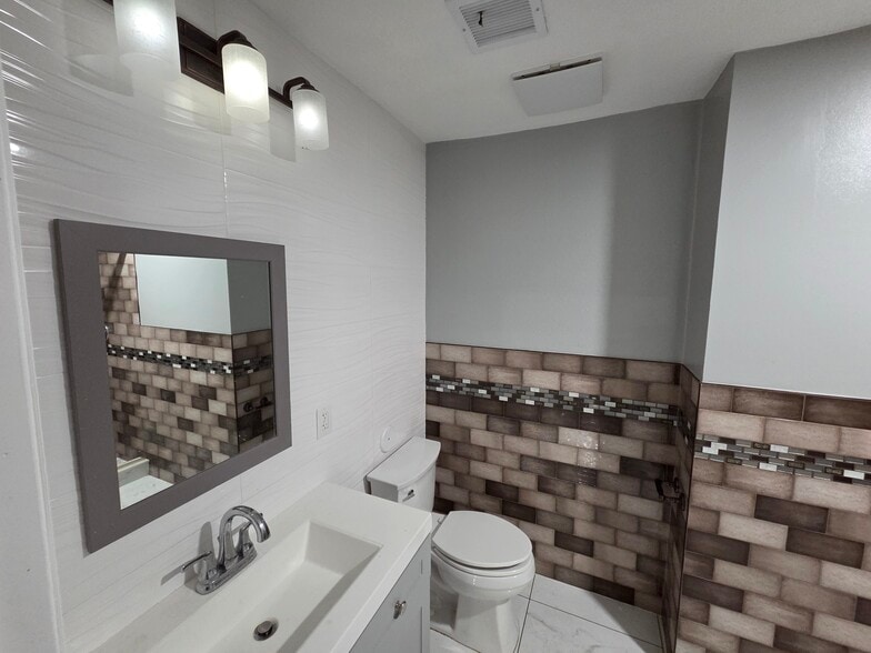 More Photos Of 2401 2411 2475 W Alameda Ave, Denver Freestanding For Sale