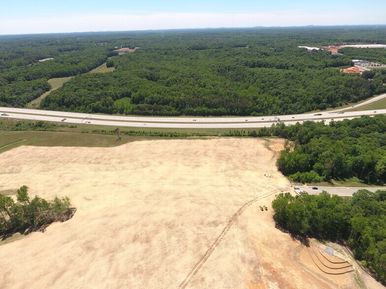 More Photos Of 121 E Elmsley Dr, Greensboro Distribution For Lease