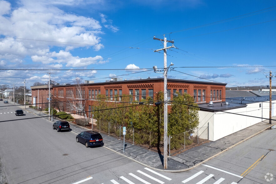 More Photos Of 95 Grand Ave, Pawtucket Manufacturing For Lease