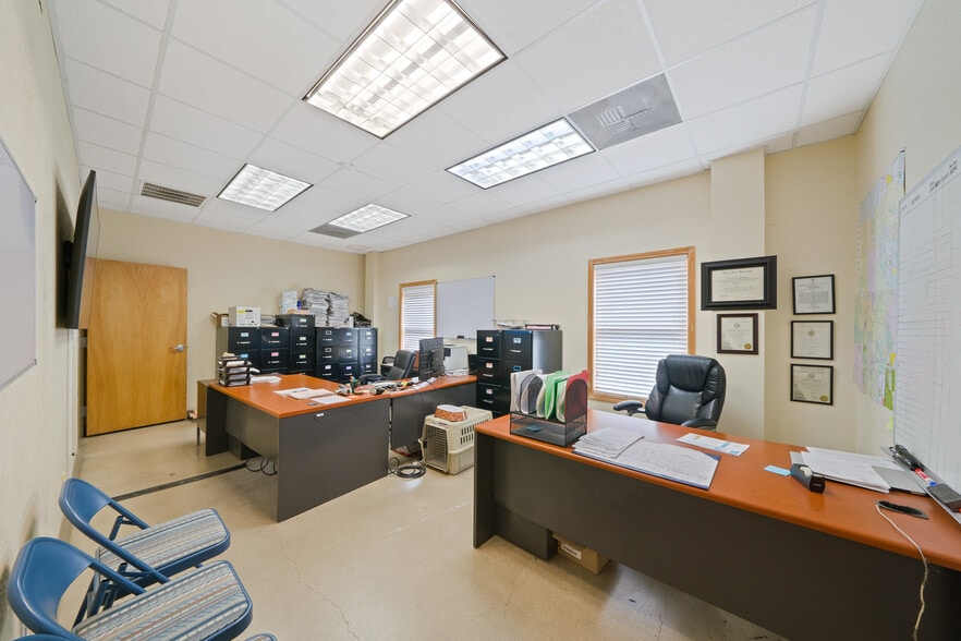 More Photos Of 1300 Universal City Blvd, Universal City Warehouse For Sale