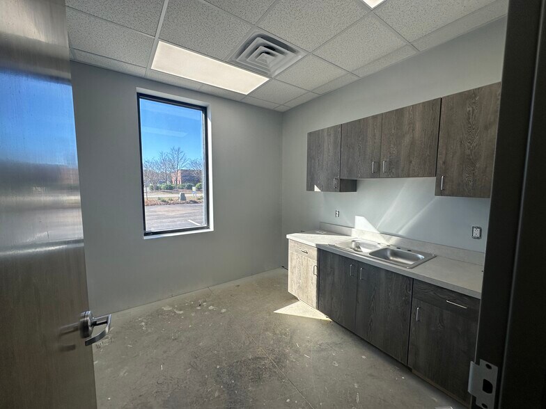 More Photos Of 55 Airport Industrial Dr, Clayton Light Distribution For Sale