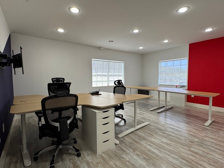 More Photos Of 1040 S Federal Hwy, Hollywood Office For Sale