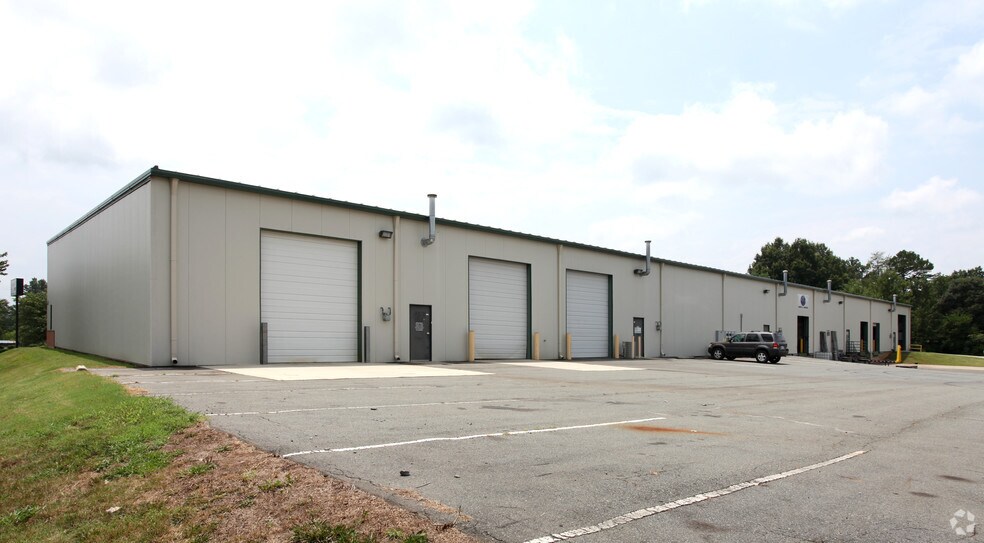 More Photos Of 814 Knox Rd, Mcleansville Flex For Lease